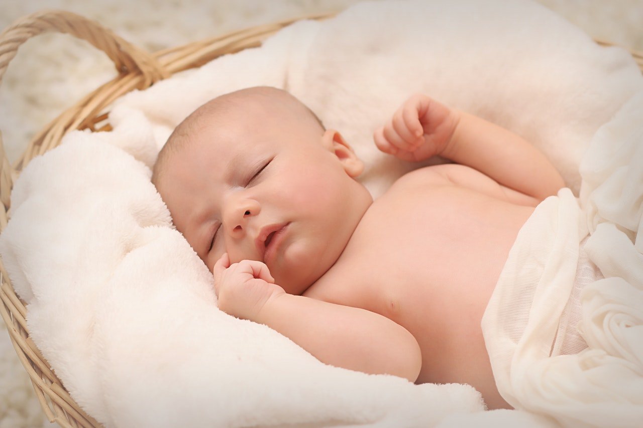 How to Care For a Newborn Baby Navel